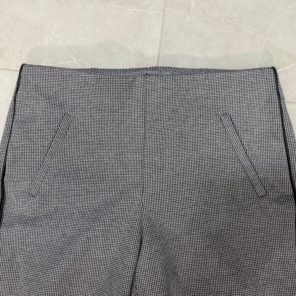 Chico's Bridgette long pant, black & white houndstooth with black piping SZ6